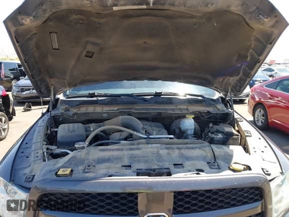 2018 Ram 1500 Tradesman z VIN 1C6RR6FT2JS211344, wystawiony jako IAAI lot #42258895 z przebiegiem 174 042 mil mil oraz . Historia ofert i sprzedaży dostępna na DreamBid. Obrazek 10.