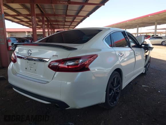 ✅ 2017 Nissan Altima S • VIN: 1N4AL3AP0HC268295 • Lot: 43099271. Listed on IAAI with 110,802 mi. Free auction sales archive from the USA and detailed vehicle history report at DreamBid. Image 4.