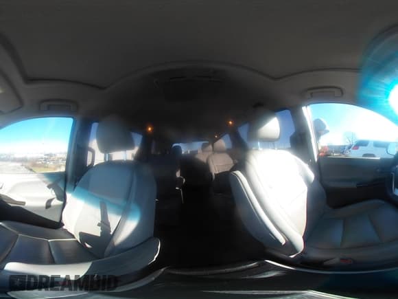 ✅ 2017 Toyota Sienna XLE • VIN: 5TDDZ3DC7HS187839 • Lot: 43773109. Listed on IAAI with 47,247 mi. Free auction sales archive from the USA and detailed vehicle history report at DreamBid. Image 18.