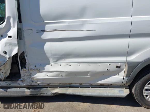 ✅ 2020 Ford Transit Cargo • VIN: 1FTBR1Y86LKB13801 • Lot: 42218592. Listed on IAAI with 49,415 mi. Free auction sales archive from the USA and detailed vehicle history report at DreamBid. Image 19.