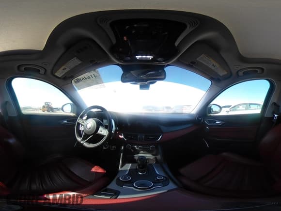 ✅ 2018 Alfa Romeo Giulia Ti Sport • VIN: ZARFAEEN9J7572787 • Лот: 41646814. Опубликован ранее на IAAI с пробегом 56 094 миль. Бесплатный доступ к архиву аукционных продаж из США и подробный отчёт об истории автомобиля на DreamBid. Изображение 18.