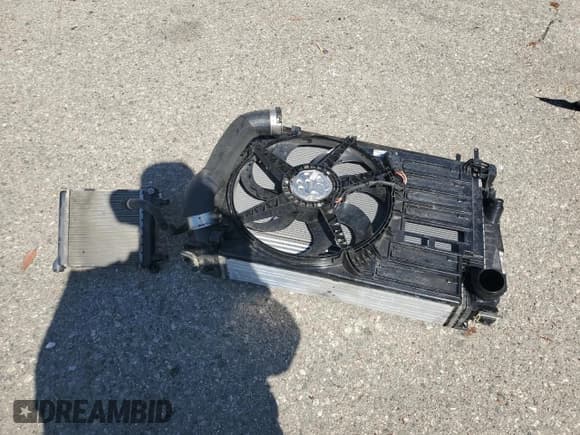 ✅ 2020 MINI Countryman Cooper S • VIN: WMZYW7C05L3L97942 • Lot: 63320364. Wystawiony na Copart z przebiegiem 40 507 mil. Bezpłatny archiwum sprzedaży aukcyjnych z USA i szczegółowy raport historii pojazdu na DreamBid. Zdjęcie 12.