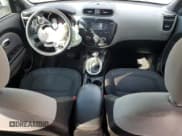 ✅ 2016 Kia Soul + • VIN: KNDJP3A50G7372631 • Лот: 82655275. Опубликован ранее на Copart с пробегом 181 319 миль. Бесплатный доступ к архиву аукционных продаж из США и подробный отчёт об истории автомобиля на DreamBid. Изображение 8.