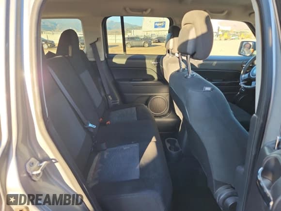 ✅ 2016 Jeep Patriot Sport • VIN: 1C4NJRBB2GD781869 • Лот: 90757055. Опубликован ранее на Copart с пробегом 108 261 миль. Бесплатный доступ к архиву аукционных продаж из США и подробный отчёт об истории автомобиля на DreamBid. Изображение 10.