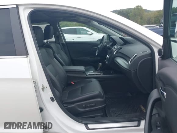 ✅ 2017 Acura RDX Technology • VIN: 5J8TB4H50HL022851 • Lot: 43268297. Listed on IAAI with 96,352 mi. Free auction sales archive from the USA and detailed vehicle history report at DreamBid. Image 5.