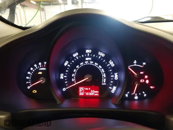 ✅ 2016 Kia Sportage SX • VIN: KNDPCCA61G7864583 • Lot: 42422010. Wystawiony na IAAI z przebiegiem 191 847 mil. Bezpłatny archiwum sprzedaży aukcyjnych z USA i szczegółowy raport historii pojazdu na DreamBid. Zdjęcie 7.