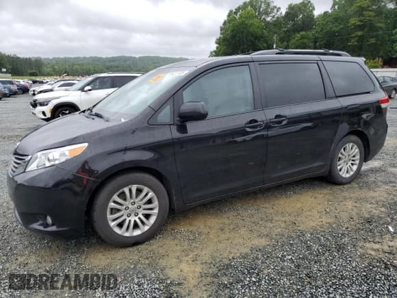 ✅ 2012 Toyota Sienna XLE AAS • VIN: 5TDYK3DC5CS219878 • Лот: 58422305. Опубликован ранее на Copart с пробегом 152 946 миль. Бесплатный доступ к архиву аукционных продаж из США и подробный отчёт об истории автомобиля на DreamBid. Изображение 1.
