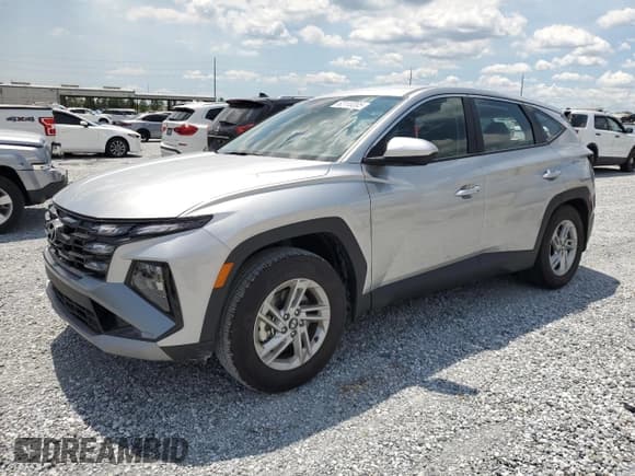 ✅ 2025 Hyundai Tucson SE • VIN: 5NMJA3DE8SH514545 • Lot: 62113205. Wystawiony na Copart z przebiegiem 3 015 mil. Bezpłatny archiwum sprzedaży aukcyjnych z USA i szczegółowy raport historii pojazdu na DreamBid. Zdjęcie 1.