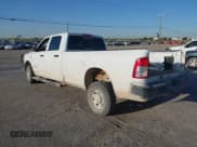 ✅ 2022 Ram 2500 Tradesman • VIN: 3C6UR5HJ4NG130956 • Lot: 41934589. Listed on IAAI with 117,963 mi. Free auction sales archive from the USA and detailed vehicle history report at DreamBid. Image 3.