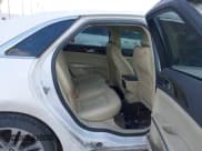 ✅ 2014 Lincoln MKZ Hybrid • VIN: 3LN6L2LU6ER813731 • Lot: 43360579. Wystawiony na IAAI z przebiegiem 247 921 mil. Bezpłatny archiwum sprzedaży aukcyjnych z USA i szczegółowy raport historii pojazdu na DreamBid. Zdjęcie 8.