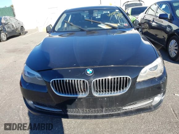 ✅ 2013 BMW 5 Series 528i xDrive • VIN: WBAXH5C57DD111829 • Lot: 43928316. Wystawiony na IAAI z przebiegiem 134 712 mil. Bezpłatny archiwum sprzedaży aukcyjnych z USA i szczegółowy raport historii pojazdu na DreamBid. Zdjęcie 6.