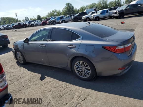 ✅ 2014 Lexus ES 330 • VIN: JTHBK1GG4E2151140 • Lot: 64050805. Listed on Copart with 100,399 mi. Free auction sales archive from the USA and detailed vehicle history report at DreamBid. Image 2.