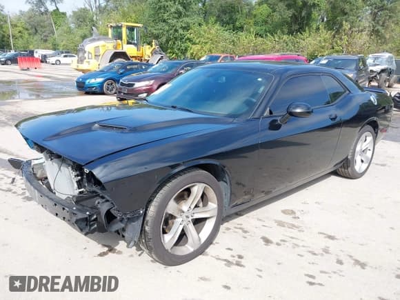 ✅ 2018 Dodge Challenger SXT Plus • VIN: 2C3CDZAG2JH219576 • Lot: 43261415. Wystawiony na IAAI z przebiegiem 135 266 mil. Bezpłatny archiwum sprzedaży aukcyjnych z USA i szczegółowy raport historii pojazdu na DreamBid. Zdjęcie 18.