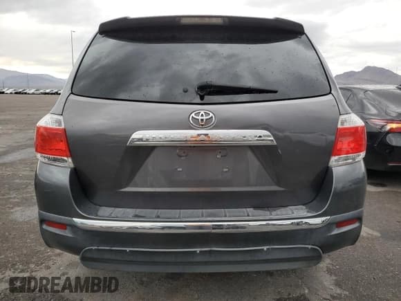 ✅ 2013 Toyota Highlander SE • VIN: 5TDZK3EH5DS116699 • Лот: 86159095. Опубликован ранее на Copart с пробегом 264 256 миль. Бесплатный доступ к архиву аукционных продаж из США и подробный отчёт об истории автомобиля на DreamBid. Изображение 6.