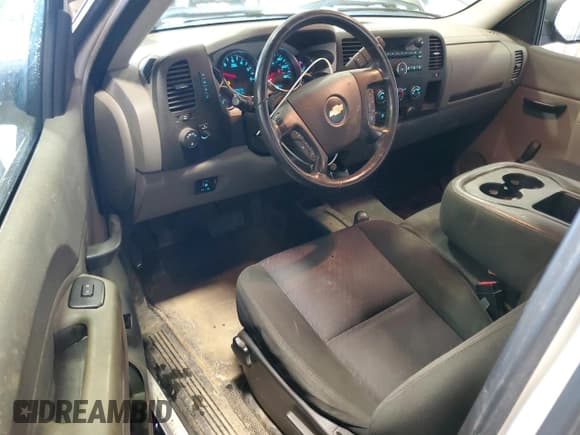 ✅ 2014 Chevrolet Silverado 2500HD Work Truck • VIN: 1GC0KVCGXEF115404 • Lot: 47121805. Wystawiony na Copart z przebiegiem 96 454 mil. Bezpłatny archiwum sprzedaży aukcyjnych z USA i szczegółowy raport historii pojazdu na DreamBid. Zdjęcie 8.