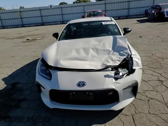 ✅ 2023 Toyota 86 • VIN: JF1ZNBB1XP9765805 • Lot: 80976755. Listed on Copart with 19,323 mi. Free auction sales archive from the USA and detailed vehicle history report at DreamBid. Image 13.