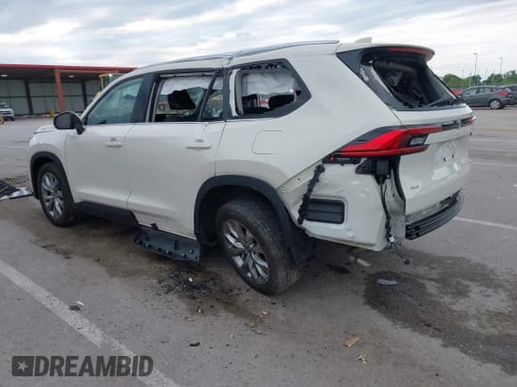 ✅ 2024 Toyota Highlander XLE • VIN: 5TDAAAB58RS028476 • Лот: 42308893. Опубликован ранее на IAAI с пробегом 28 489 миль. Бесплатный доступ к архиву аукционных продаж из США и подробный отчёт об истории автомобиля на DreamBid. Изображение 3.