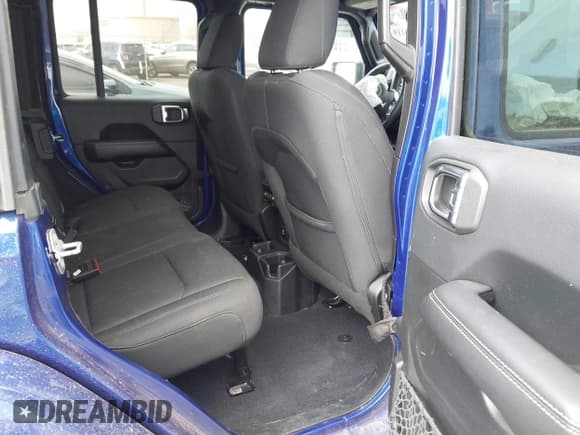 ✅ 2018 Jeep Wrangler Unlimited Sahara • VIN: 1C4HJXEG0JW257642 • Lot: 43056119. Listed on IAAI with 79,341 mi. Free auction sales archive from the USA and detailed vehicle history report at DreamBid. Image 8.