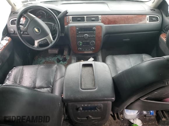 ✅ 2012 Chevrolet Suburban LT • VIN: 1GNSKJE73CR253822 • Lot: 81295254. Wystawiony na Copart z przebiegiem Nie podano. Bezpłatny archiwum sprzedaży aukcyjnych z USA i szczegółowy raport historii pojazdu na DreamBid. Zdjęcie 8.