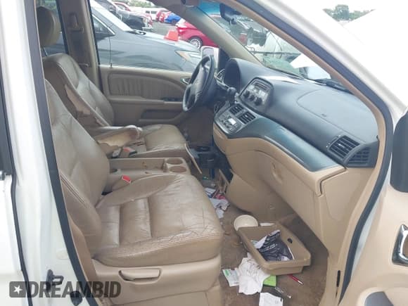 ✅ 2005 Honda Odyssey EX-L • VIN: 5FNRL38785B048324 • Lot: 42727784. Listed on IAAI with 243,223 mi. Free auction sales archive from the USA and detailed vehicle history report at DreamBid. Image 5.