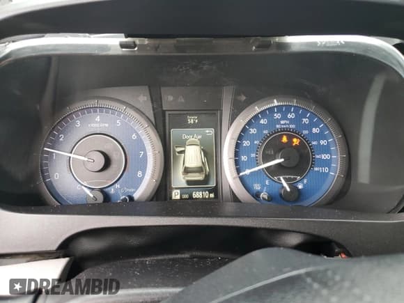 ✅ 2017 Toyota Sienna XLE • VIN: 5TDYZ3DC3HS781989 • Lot: 93470555. Wystawiony na Copart z przebiegiem 68 810 mil. Bezpłatny archiwum sprzedaży aukcyjnych z USA i szczegółowy raport historii pojazdu na DreamBid. Zdjęcie 9.