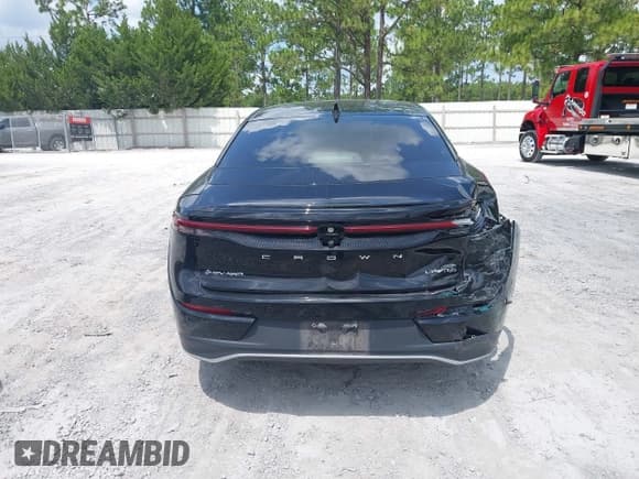 ✅ 2024 Toyota Crown XLE • VIN: JTDAAAAF7R3028366 • Lot: 42857658. Wystawiony na IAAI z przebiegiem 30 618 mil. Bezpłatny archiwum sprzedaży aukcyjnych z USA i szczegółowy raport historii pojazdu na DreamBid. Zdjęcie 16.