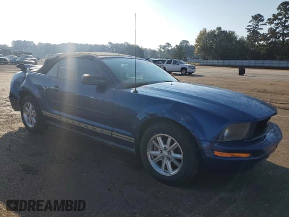 ✅ 2007 Ford Mustang Deluxe • VIN: 1ZVFT84N075280423 • Lot: 82774525. Listed on Copart with 193,579 mi. Free auction sales archive from the USA and detailed vehicle history report at DreamBid. Image 4.