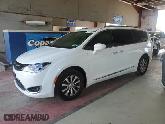 ✅ 2019 Chrysler Pacifica Touring L • VIN: 2C4RC1BG2KR626074 • Lot: 68841935. Wystawiony na Copart z przebiegiem Nie podano. Bezpłatny archiwum sprzedaży aukcyjnych z USA i szczegółowy raport historii pojazdu na DreamBid. Zdjęcie 1.
