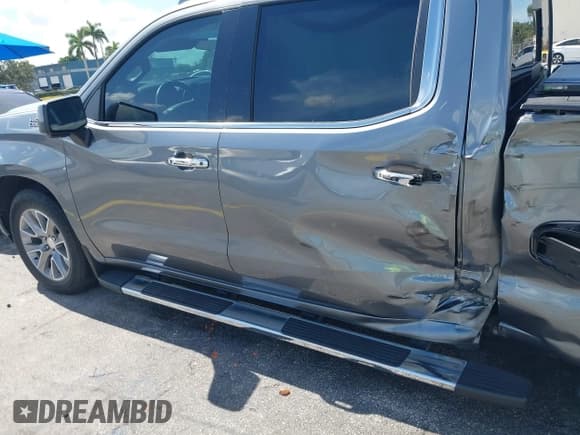 ✅ 2021 Chevrolet Silverado 1500 High Country • VIN: 3GCPWFED4MG144695 • Lot: 42880446. Wystawiony na IAAI z przebiegiem 14 271 mil. Bezpłatny archiwum sprzedaży aukcyjnych z USA i szczegółowy raport historii pojazdu na DreamBid. Zdjęcie 19.