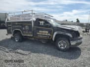 ✅ 2005 Chevrolet Silverado 2500HD Work Truck • VIN: 1GBHC24U95E240875 • Lot: 49729875. Wystawiony na Copart z przebiegiem Nie podano. Bezpłatny archiwum sprzedaży aukcyjnych z USA i szczegółowy raport historii pojazdu na DreamBid. Zdjęcie 4.