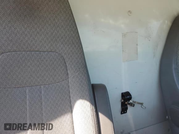 ✅ 2011 Chevrolet Express Commercial Work Van • VIN: 1GB0G2CA6B1142270 • Лот: 68918624. Опубликован ранее на Copart с пробегом 182 246 миль. Бесплатный доступ к архиву аукционных продаж из США и подробный отчёт об истории автомобиля на DreamBid. Изображение 10.