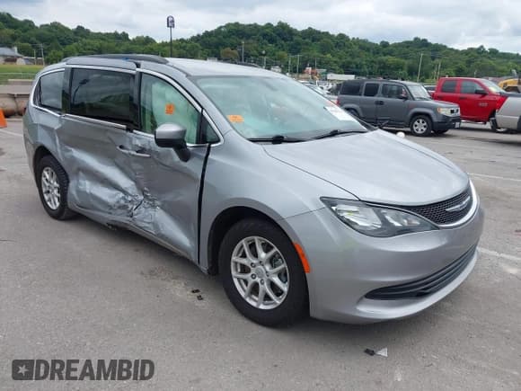 ✅ 2020 Chrysler Voyager LXi • VIN: 2C4RC1DG9LR260628 • Lot: 43043712. Wystawiony na IAAI z przebiegiem 216 364 mil. Bezpłatny archiwum sprzedaży aukcyjnych z USA i szczegółowy raport historii pojazdu na DreamBid. Zdjęcie 1.