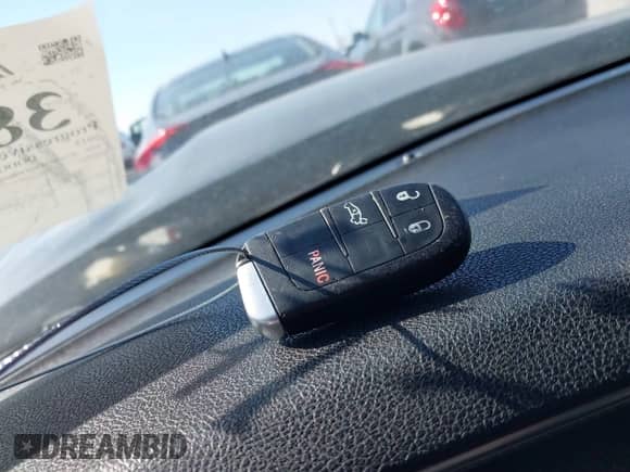 2015 Dodge Charger SRT Hellcat z VIN 2C3CDXL99FH860606, wystawiony jako IAAI lot #38994683 z przebiegiem 33 726 mil mil oraz . Historia ofert i sprzedaży dostępna na DreamBid. Obrazek 11.