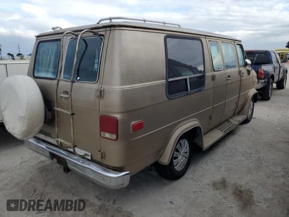 ✅ 1989 Chevrolet Chevy Van • VIN: 1GBEG25K2K7120100 • Лот: 75508934. Опубликован ранее на Copart с пробегом Не указан. Бесплатный доступ к архиву аукционных продаж из США и подробный отчёт об истории автомобиля на DreamBid. Изображение 3.