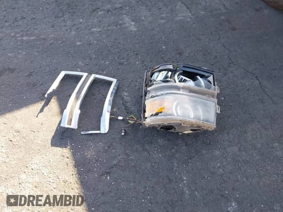 2015 Chevrolet Silverado 1500 LTZ z VIN 3GCUKSEC9FG258290, wystawiony jako IAAI lot #43514218 z przebiegiem 168 385 mil mil oraz . Historia ofert i sprzedaży dostępna na DreamBid. Obrazek 12.