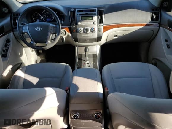 ✅ 2010 Hyundai Veracruz Limited • VIN: KM8NU4CC7AU117765 • Lot: 86216055. Listed on Copart with 189,562 mi. Free auction sales archive from the USA and detailed vehicle history report at DreamBid. Image 8.