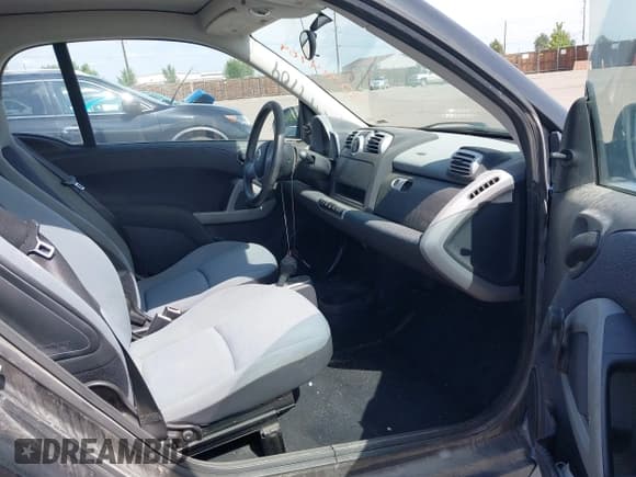 ✅ 2009 Smart fortwo Pure • VIN: WMEEJ31X49K309473 • Lot: 42714704. Listed on IAAI with 30,176 mi. Free auction sales archive from the USA and detailed vehicle history report at DreamBid. Image 5.