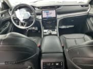 ✅ 2023 Jeep Grand Cherokee Limited • VIN: 1C4RJKBG4P8768666 • Lot: 54446925. Wystawiony na Copart z przebiegiem 22 209 mil. Bezpłatny archiwum sprzedaży aukcyjnych z USA i szczegółowy raport historii pojazdu na DreamBid. Zdjęcie 8.