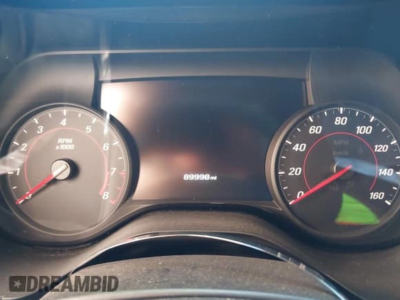 ✅ 2018 Chevrolet Camaro 2LT • VIN: 1G1FC1RS3J0100020 • Lot: 43542674. Wystawiony na IAAI z przebiegiem 89 998 mil. Bezpłatny archiwum sprzedaży aukcyjnych z USA i szczegółowy raport historii pojazdu na DreamBid. Zdjęcie 7.