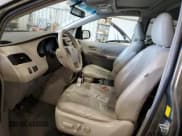 ✅ 2011 Toyota Sienna XLE • VIN: 5TDYK3DC7BS011581 • Лот: 90608885. Опубликован ранее на Copart с пробегом 213 657 миль. Бесплатный доступ к архиву аукционных продаж из США и подробный отчёт об истории автомобиля на DreamBid. Изображение 7.