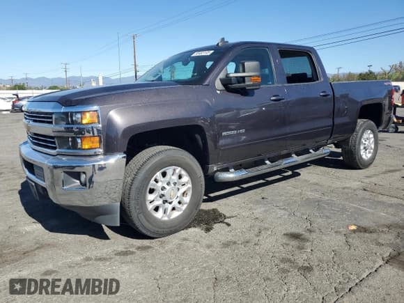 ✅ 2016 Chevrolet Silverado 2500HD LT • VIN: 1GC1KVEG8GF210600 • Лот: 90483105. Опубликован ранее на Copart с пробегом Не указан. Бесплатный доступ к архиву аукционных продаж из США и подробный отчёт об истории автомобиля на DreamBid. Изображение 1.