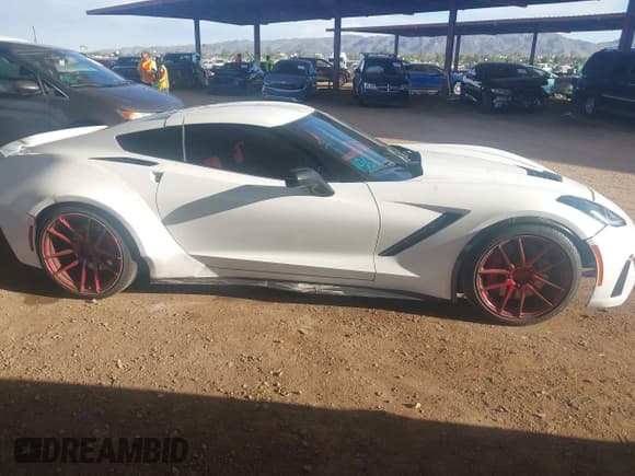 ✅ 2014 Chevrolet Corvette Z51 3LT • VIN: 1G1YL2D72E5126361 • Lot: 43509003. Listed on IAAI with 92,603 mi. Free auction sales archive from the USA and detailed vehicle history report at DreamBid. Image 13.