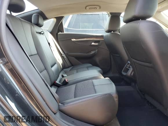 2015 Chevrolet Impala LT z VIN 2G1115SL5F9160923, wystawiony jako Copart lot #80632905 z przebiegiem 133 210 mil mil oraz Czysty tytuł • Clean title. Historia ofert i sprzedaży dostępna na DreamBid. Obrazek 10.