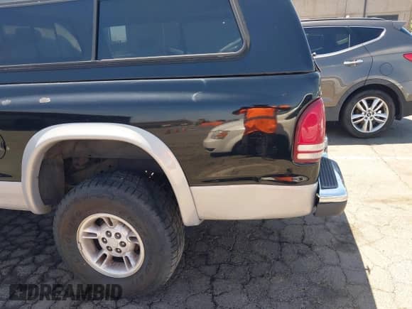 1997 Dodge Dakota with VIN 1B7GG23YXVS187587, listed as a IAAI auction lot 42598352 with 180,375 mi miles and . Bid and sale history available at DreamBid. Image 17.