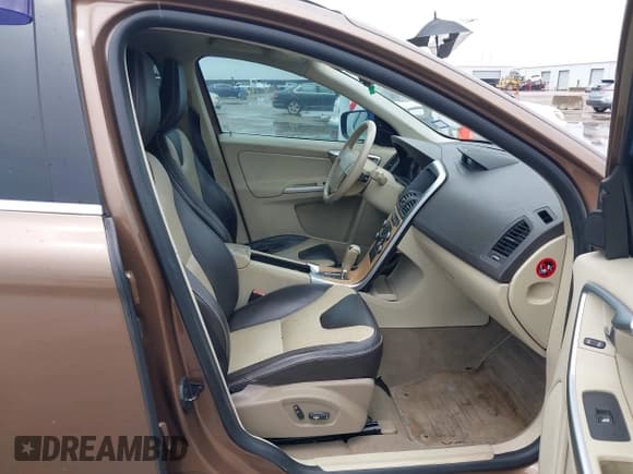 ✅ 2010 Volvo XC60 3.0T • VIN: YV4992DZ0A2021757 • Lot: 43039531. Listed on IAAI with 120,290 mi. Free auction sales archive from the USA and detailed vehicle history report at DreamBid. Image 4.