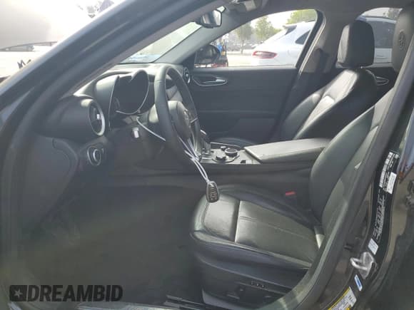 ✅ 2018 Alfa Romeo Giulia • VIN: ZARFAEBN9J7583471 • Lot: 68137175. Listed on Copart with 83,390 mi. Free auction sales archive from the USA and detailed vehicle history report at DreamBid. Image 7.