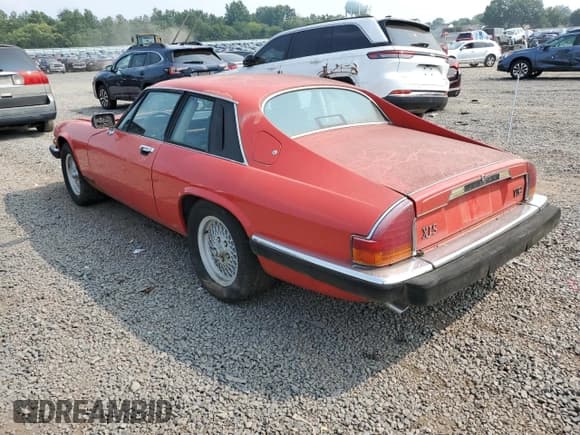 ✅ 1989 Jaguar XJS • VIN: SAJNY5842KC163027 • Lot: 67947555. Wystawiony na Copart z przebiegiem 71 339 mil. Bezpłatny archiwum sprzedaży aukcyjnych z USA i szczegółowy raport historii pojazdu na DreamBid. Zdjęcie 2.