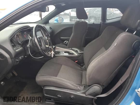 2019 Dodge Challenger R/T z VIN 2C3CDZBT7KH639380, wystawiony jako Copart lot #83933265 z przebiegiem 94 054 mil mil oraz Czysty tytuł • Clean title. Historia ofert i sprzedaży dostępna na DreamBid. Obrazek 7.