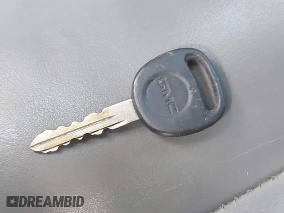 ✅ 2001 GMC Sierra 1500 SLE • VIN: 2GTEK19T611308931 • Лот: 42192722. Опубликован ранее на IAAI с пробегом 271 777 миль. Бесплатный доступ к архиву аукционных продаж из США и подробный отчёт об истории автомобиля на DreamBid. Изображение 11.