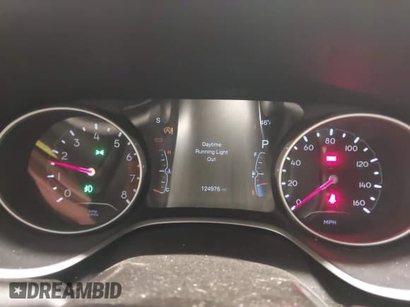 ✅ 2018 Jeep Compass Latitude • VIN: 3C4NJDBB2JT402261 • Lot: 43663748. Listed on IAAI with 124,976 mi. Free auction sales archive from the USA and detailed vehicle history report at DreamBid. Image 7.